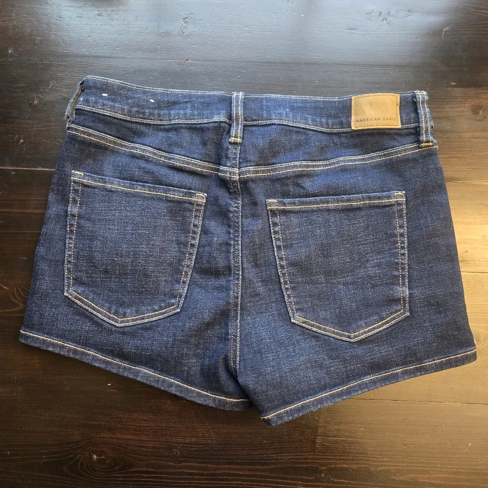 American Eagle High Rise Shortie Denim Blue Women's Size 8 Jean Shorts Stretch - Picture 2 of 4